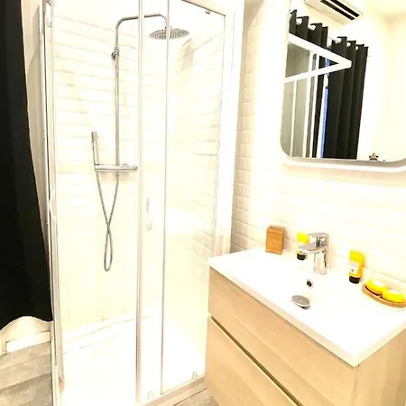 Aaa Apartment